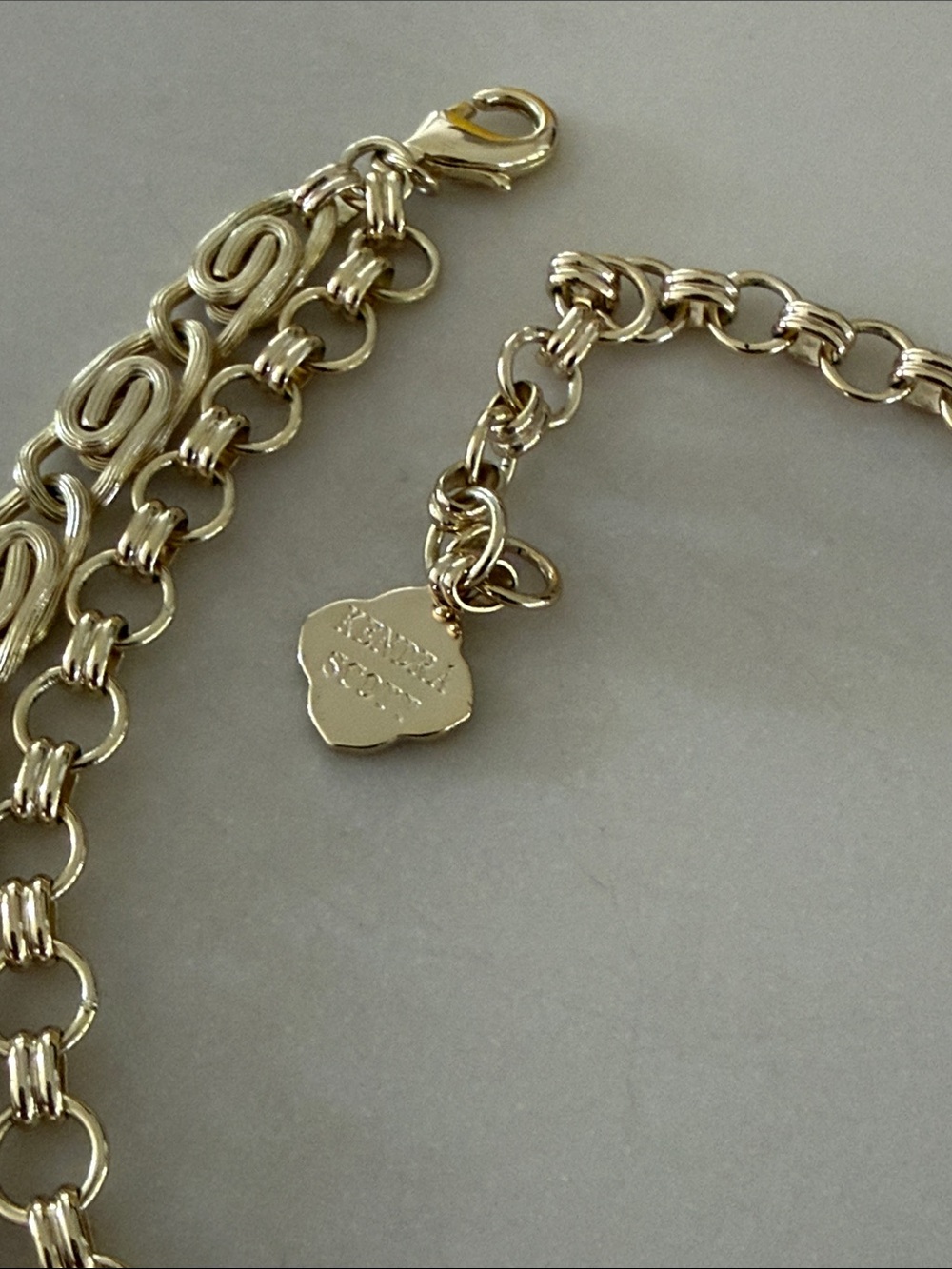 DISCO Kendra Scott White Emily Necklace - Picture 5 of 7